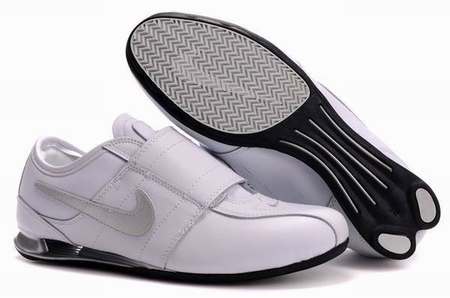 nikeshoxr4-torch-femme,tennis-nike-shox-femme,chaussure-nike-shox-rivalry-noir