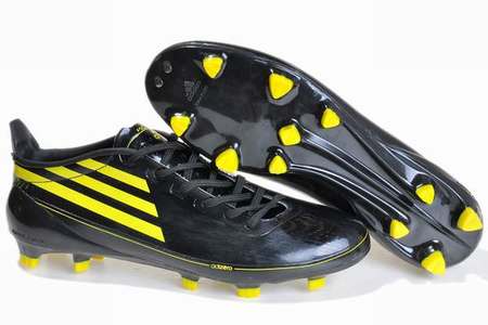 nouvelle-chaussure-de-foot-mercurial,chaussure-crampon,chaussure-de-futsal-pas-cher