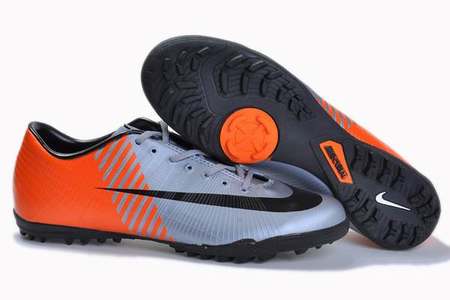 protege-tibia-mercurial,chaussure-de-foot-puma-pas-cher,equipement-de-foot