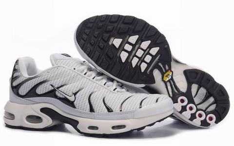 requin-tn-homme,nike-requin-blanc-pas-cher,air-max-tn-noir-et-blanc
