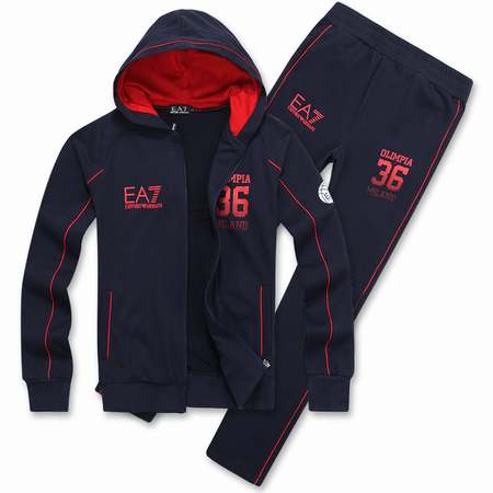 survetement-Armani-ea7--femme-pas-cher,prix-bas-jogging-Armani-ea7,survetement-chelsea-homme-pas-cher