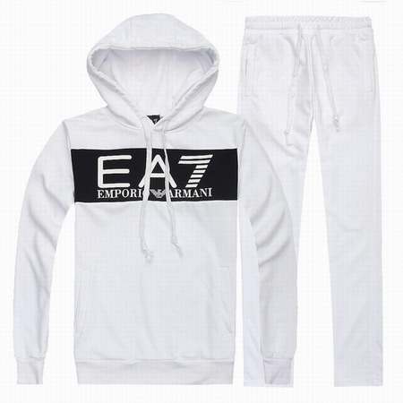 survetement-Armani-ea7-team,survetement-Armani-ea7-football-entrainement,jogging-Armani-ea7-intersport