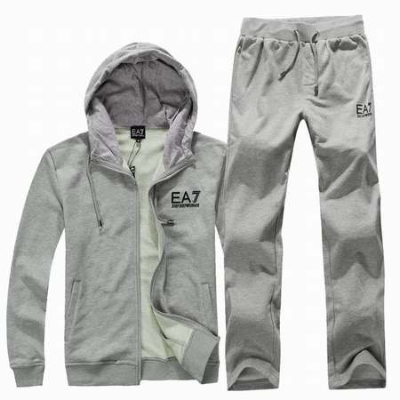 survetement-d'entrainement-foot-Armani-ea7-,survetement-bleu-marine,survetement-Armani-ea7-grande-taille-pas-cher