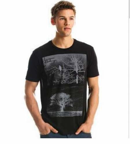 t-shirt-Armani-manches-courtes-noire,t-shirt-Armani-jeans-pas-cher,polo-Armani-maille