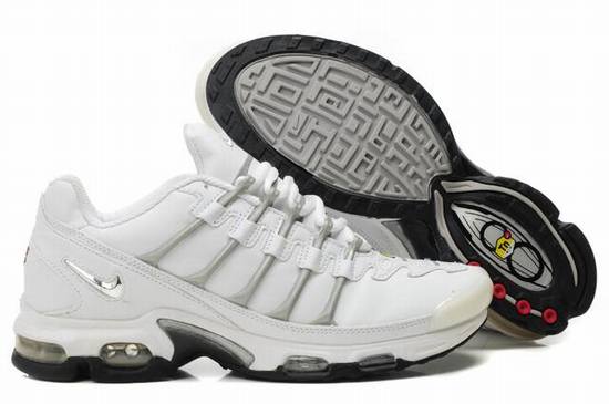 tn-requin-noir-et-rouge-pas-cher,air-max-tn-enfant,avis-nike-tn-chaussures