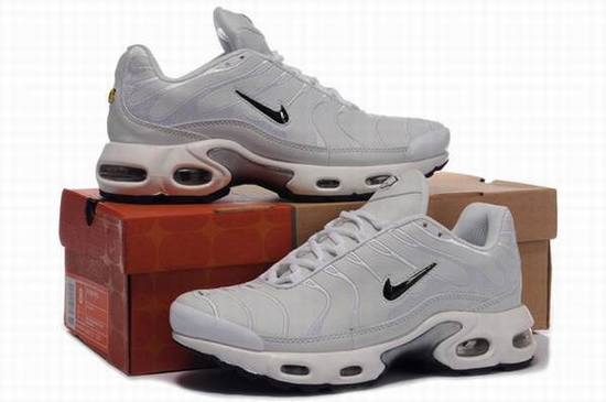 tn-requin-nouvelle-collection,nike-air-tn-china,nike-tn-requin-noir-et-rose