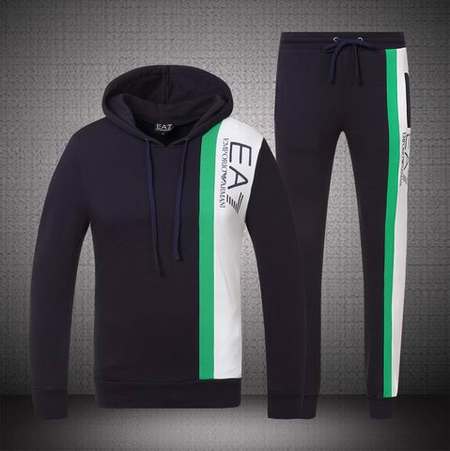 vente-en-gros-survetement-Armani-ea7,ensemble-survetement-homme-Armani-ea7,survetement-Armani-ea7-noir-et-or-a-commander-en-ligne